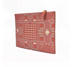 Geometric Clutch - Coquille